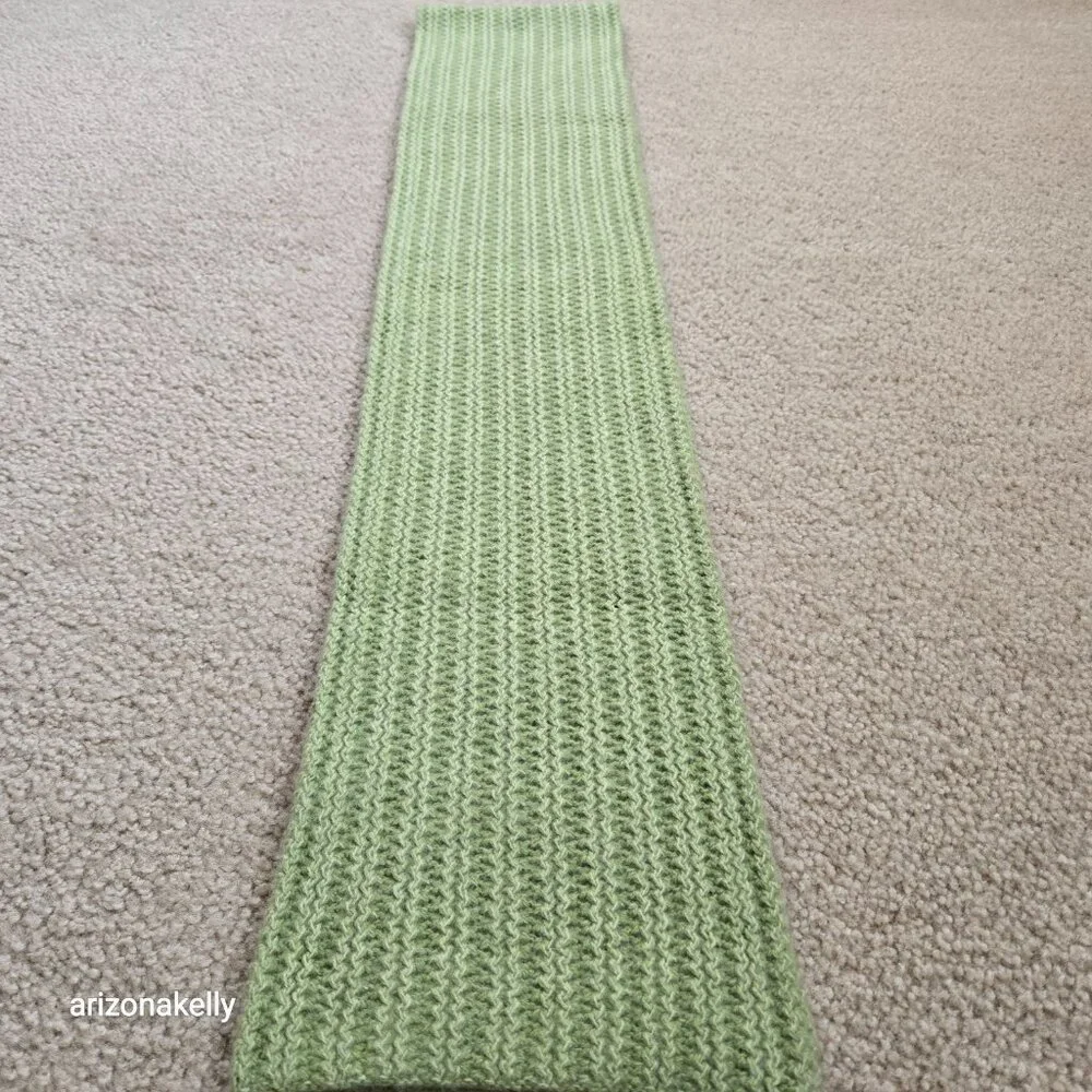 Castlerig Cashmere Green Knit Scarf *TINY REPAIRED HOLE*